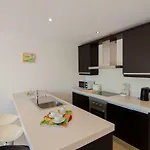 Modern 2 Bed